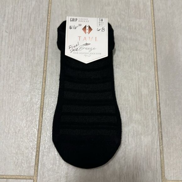 NWT small tavi grip socks - Picture 1 of 3